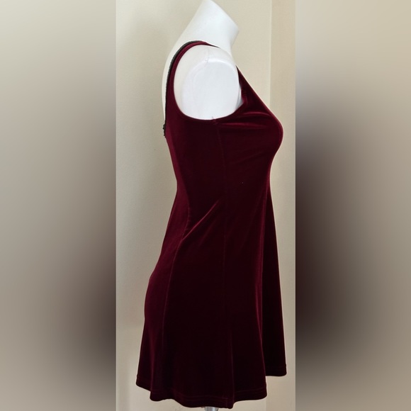 Nicole Miller New York City Red Velvet Black Sequence Neckline Mini Dress Sz 14. - Picture 2 of 11